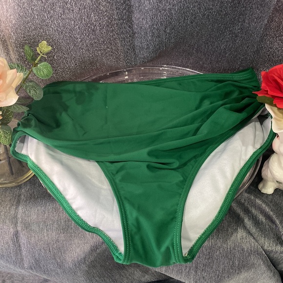 Bathing suit - Picture 2 of 4